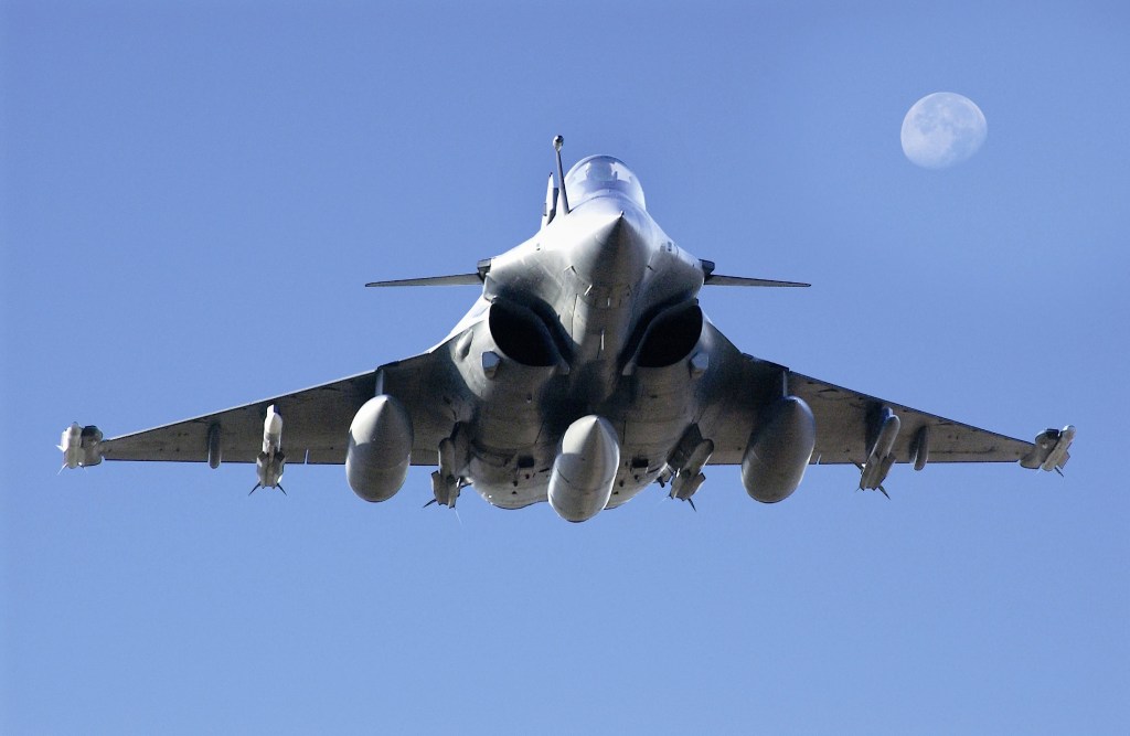 IAF to Receive First Batch of Rafale Jets Next Month; Warplanes to be Equipped With SCALP Missiles by 2020