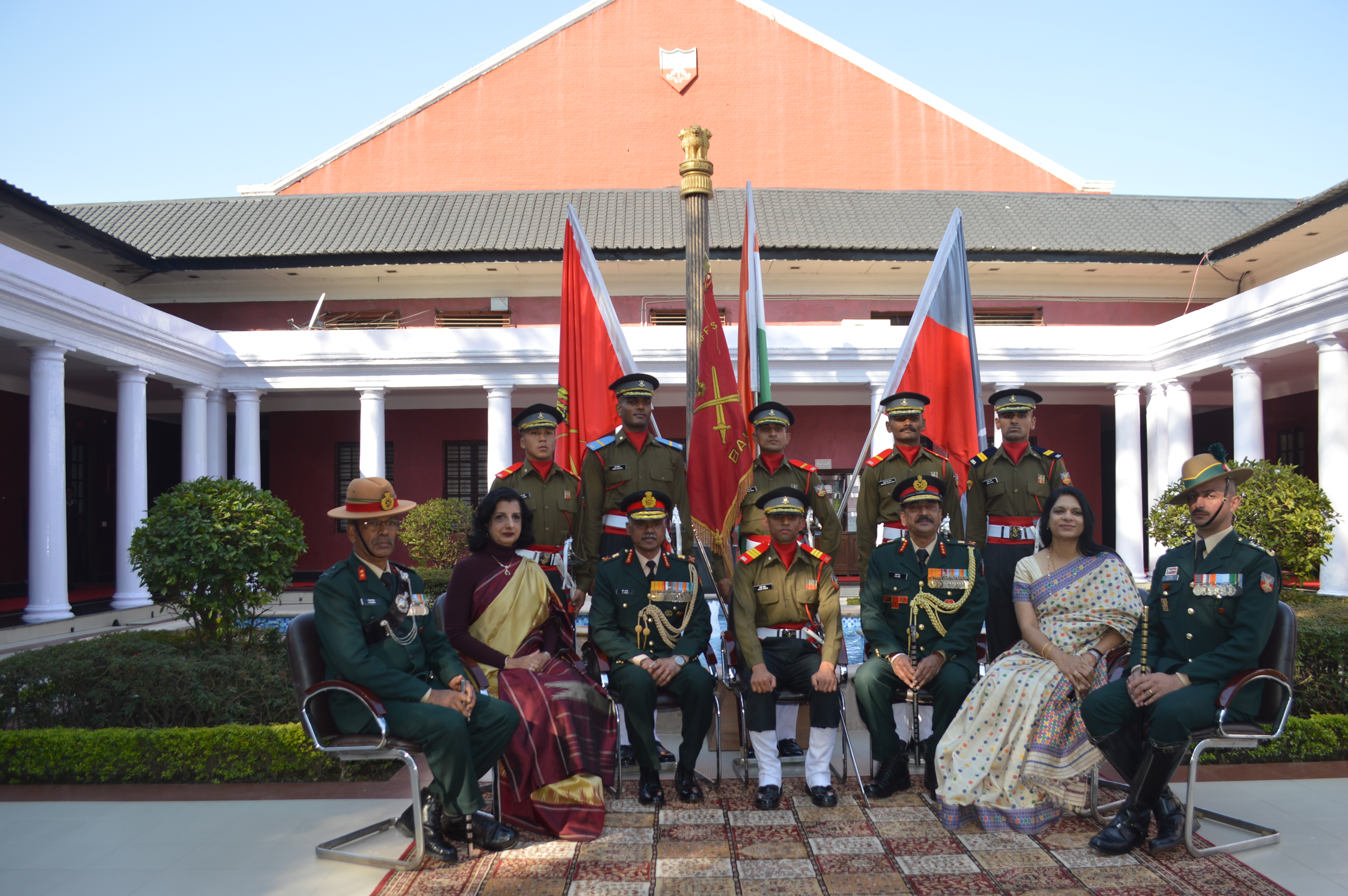 RO and Comdt with Prize Winners.JPG