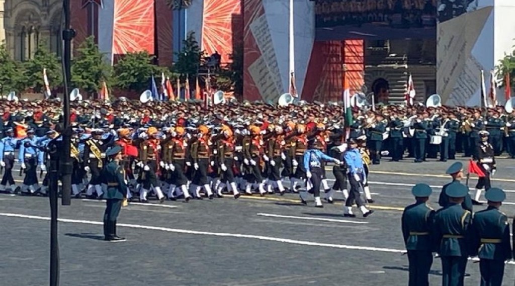Indian Armed Forces’ Tri-Services Contingent Participates in Russia’s Victory Day Parade Held at Red Square in Moscow; Rajnath Singh Among Special Invitees