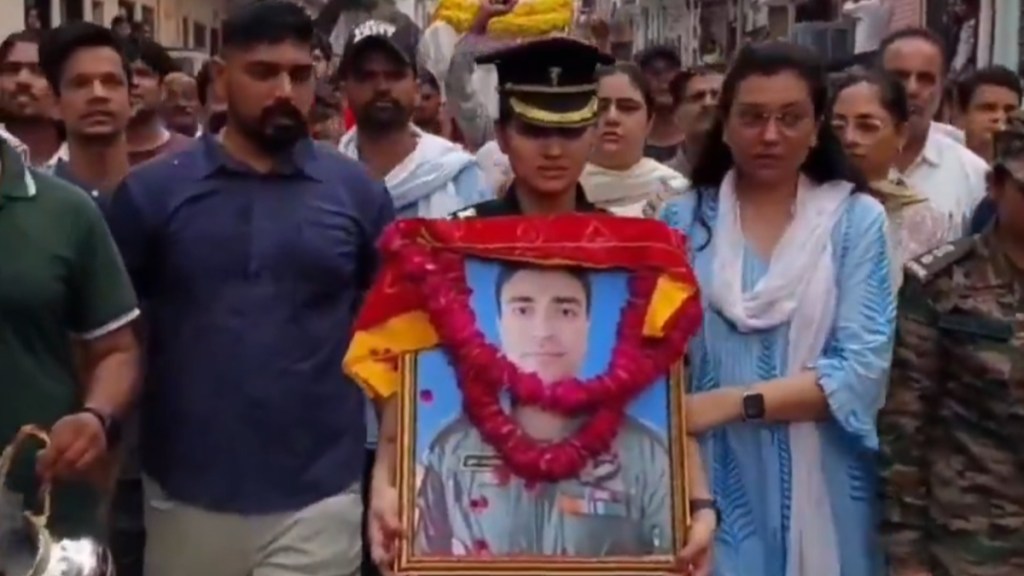 VIDEO: Lt Col Deepika Chauhan’s Teary Goodbye In Uniform To Husband Rajveer Singh Chauhan, Ex-Army Officer & Pilot Of Ill-Fated Chopper That Crashed Near&nbsp;Kedarnath
